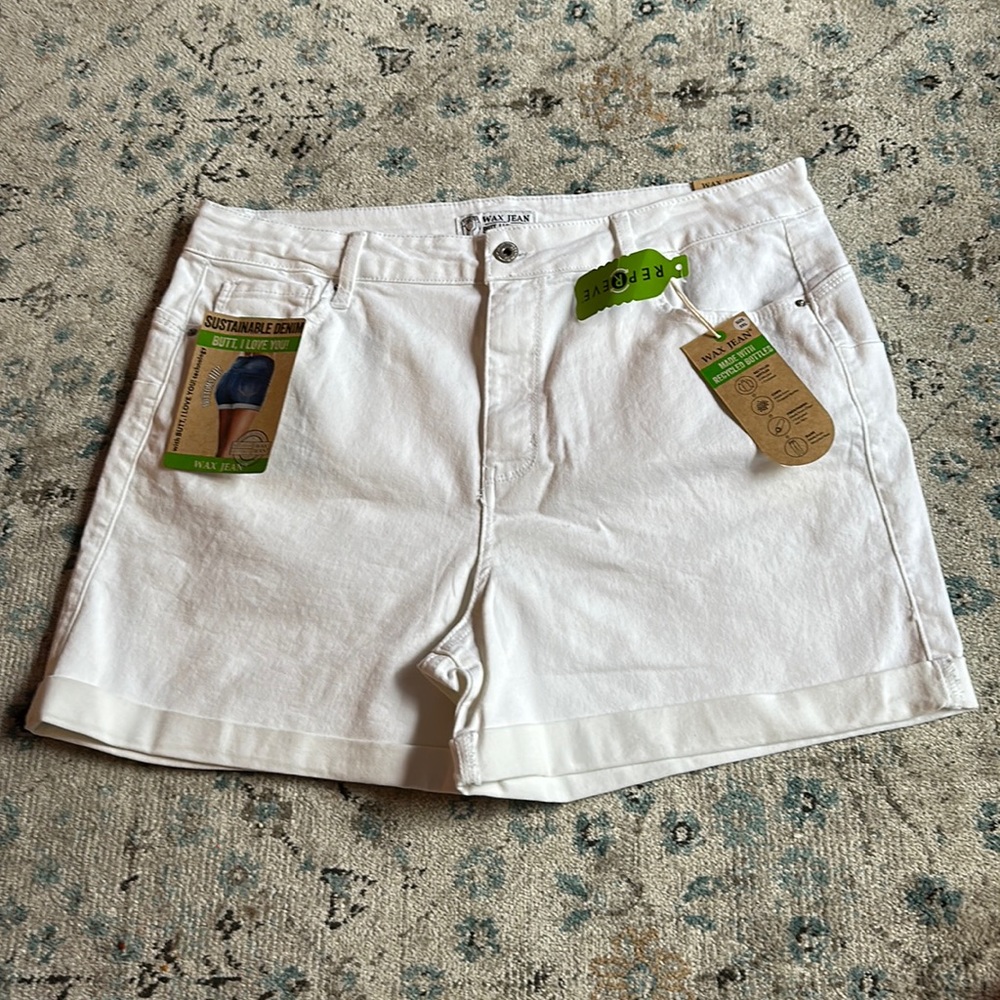 White shorts plus size